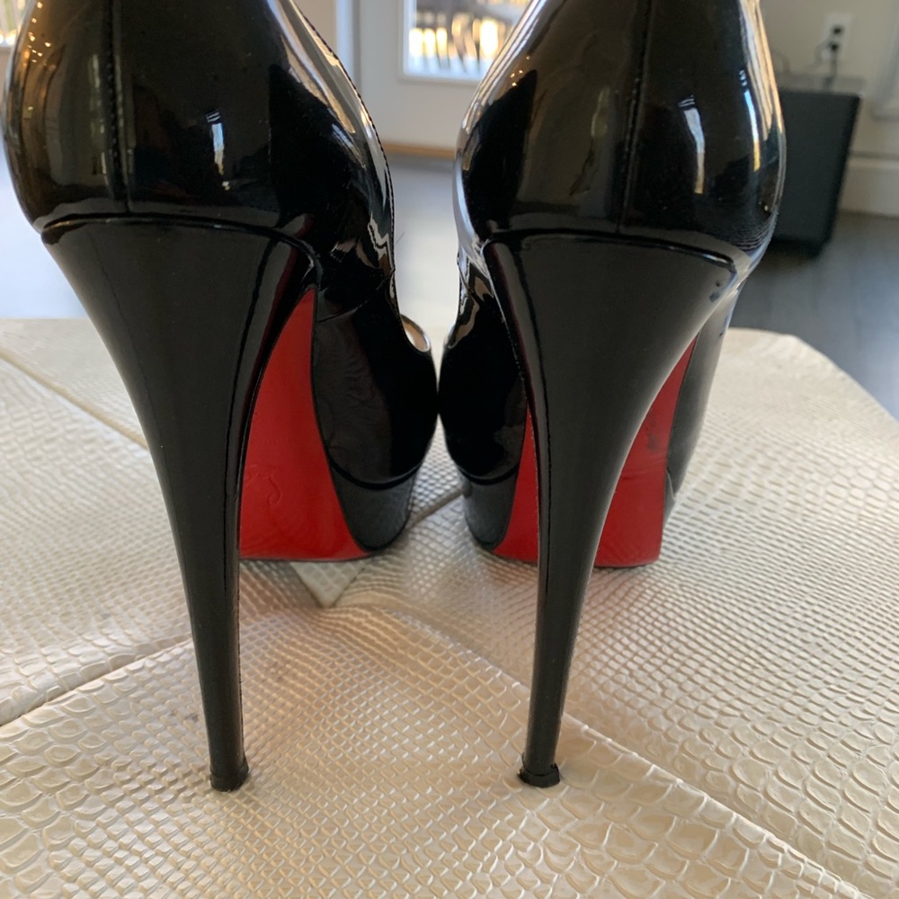 Heels - Picture 2 of 7